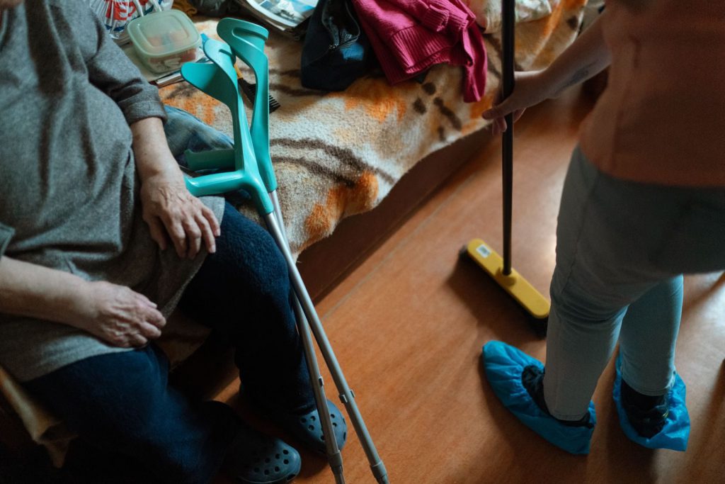 Hilfe beim Putzen der Wohnung